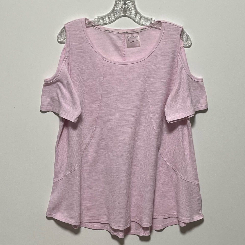 Calvin Klein Pink Performance dry Cold
Shoulder short sleeve roomy cool top